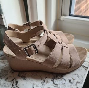 Vionic Tawny Wedge Sandal, 8.5 US, cream